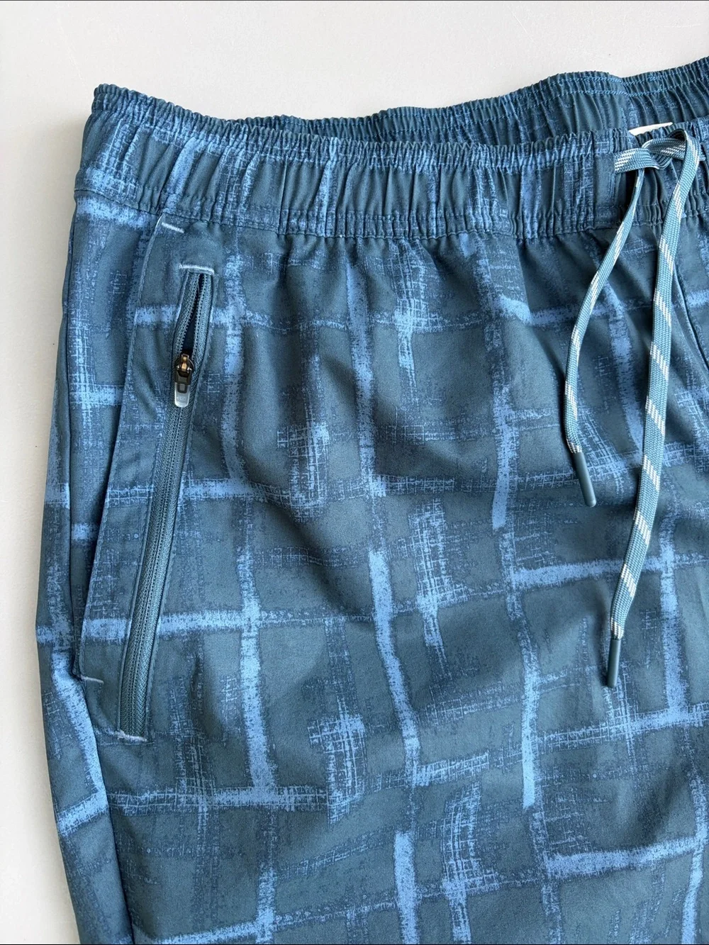 L.L. Bean Men's Slate Blue Geometric Swim Trunks